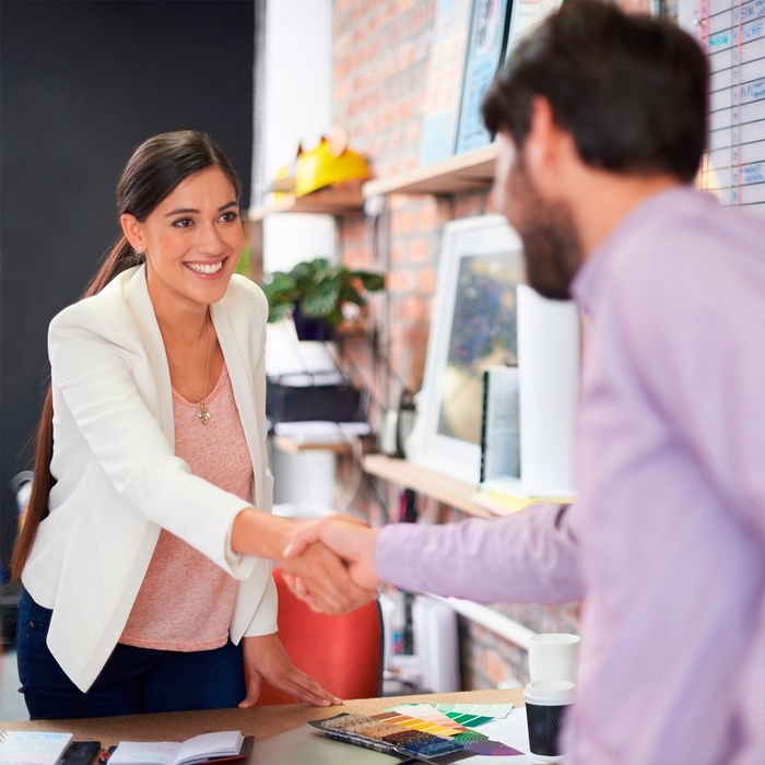 Después de vender, también acompañas: la postventa que fortalece la relación con tus clientes